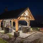 Hancyna Jacuzzi I Sauna * Banska Nizna
