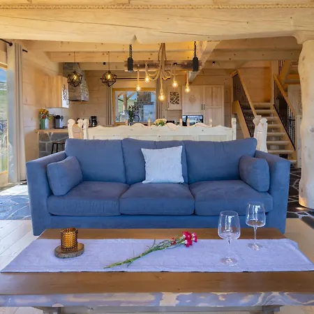 Hancyna Jacuzzi I Sauna Chalet *