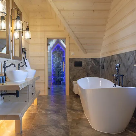 Hancyna Jacuzzi I Sauna Chalet