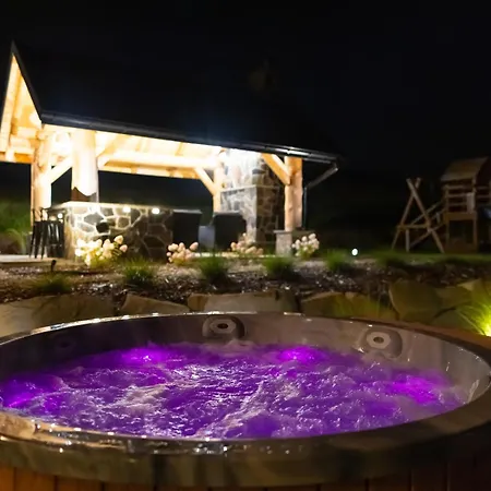 Hancyna Jacuzzi I Sauna * Banska Nizna